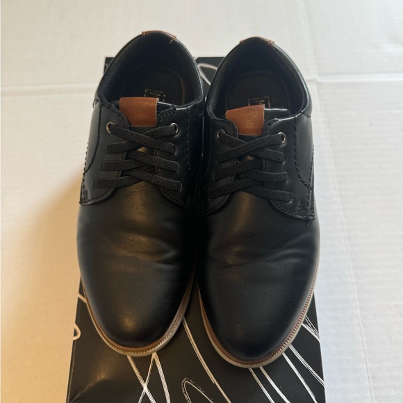 Boys shoes size 2 - Picture 3 of 4